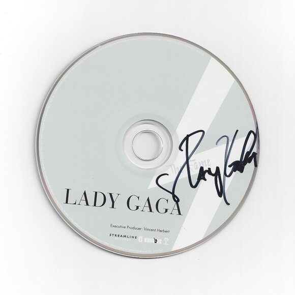 Lady Gaga The Fame Signed Autograph CD - First Album Early Signature - Picture 1 of 5